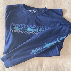 Vineyard Vines long sleeve t shirt. 100% cotton. Size large.